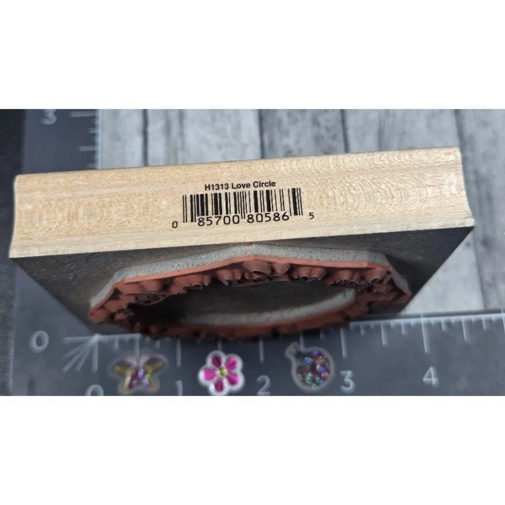 Hero Arts Love Circle H1313 Elegant Script Heart Rubber Stamp Wood #M24